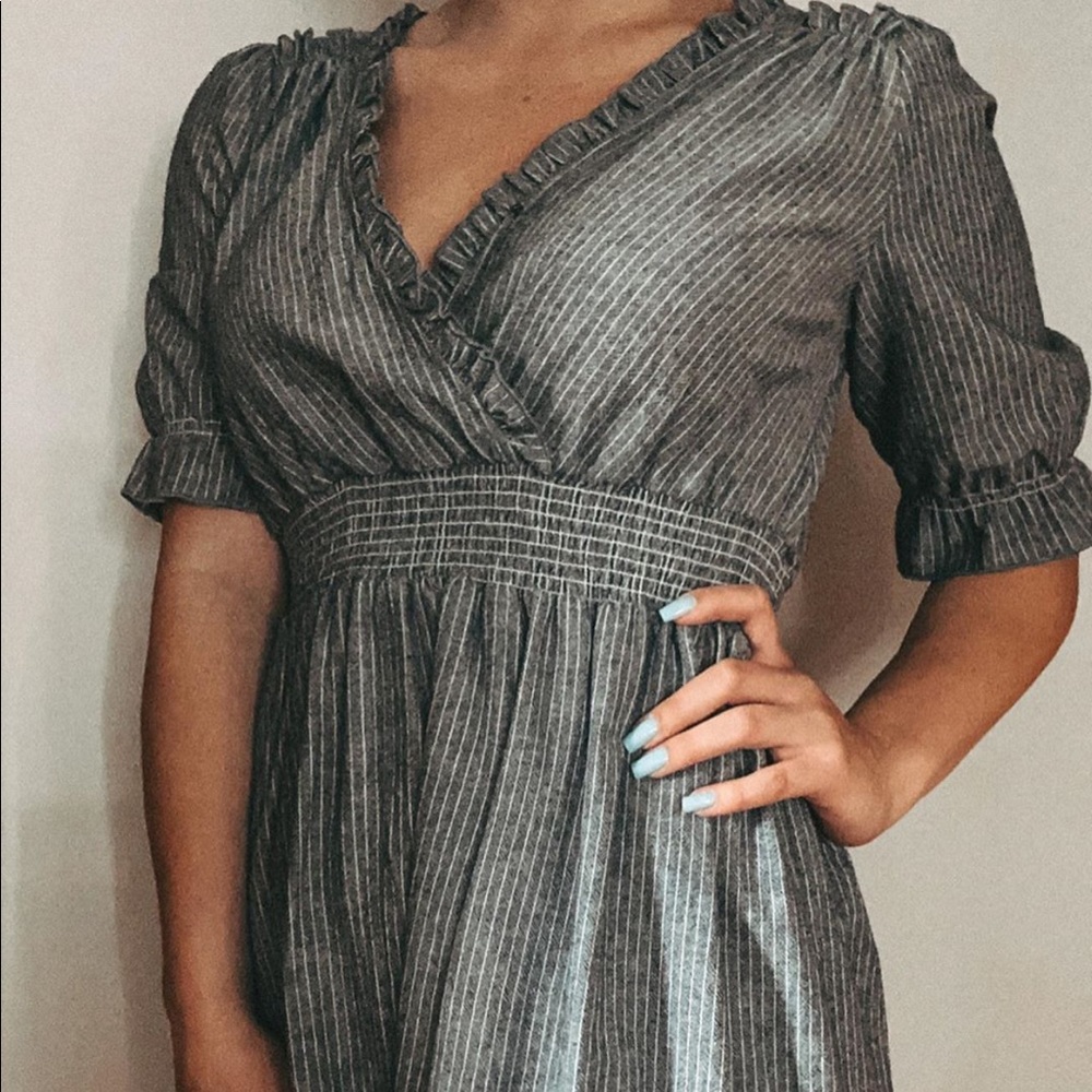 STIPED GRAY PEASANT DRESS